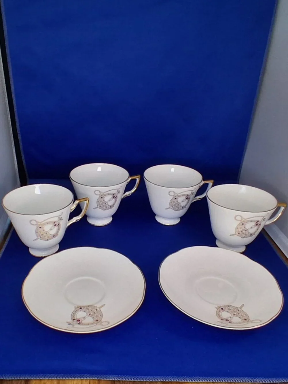 Royal Tara Fine Bone China 6 Pc Set/4 Teacups 2 Saucers Celtic Tara Brooch Eire